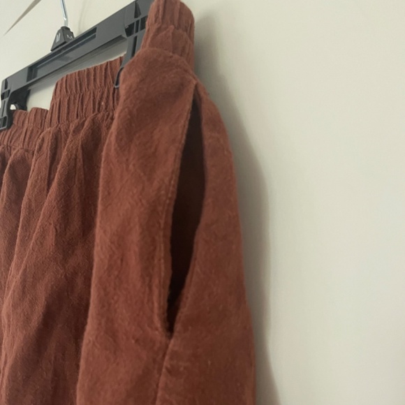 NWOT Linen shorts with pockets! - Picture 4 of 5